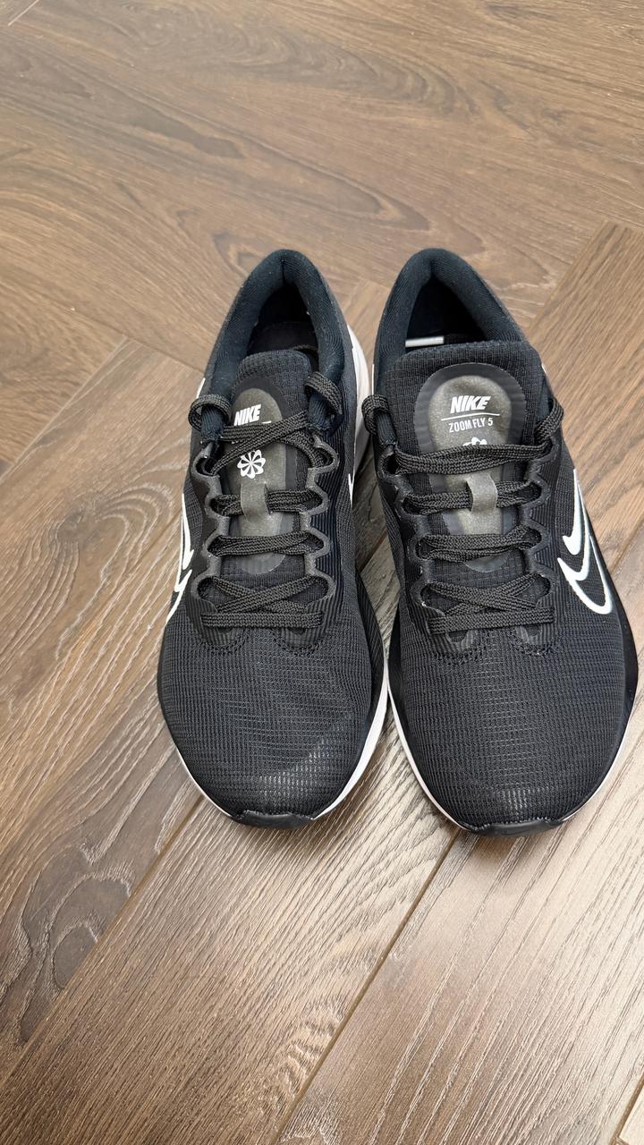 Кроссовки Nike оригинал 37.5 размер