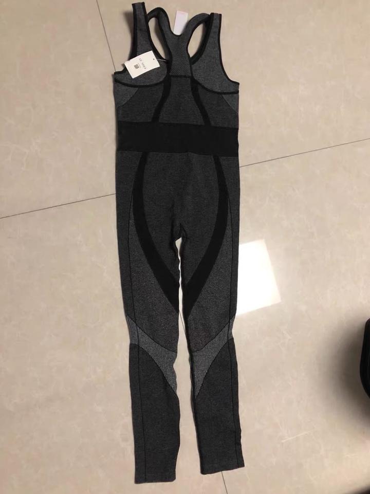 Спортивный комбинезон Oysho