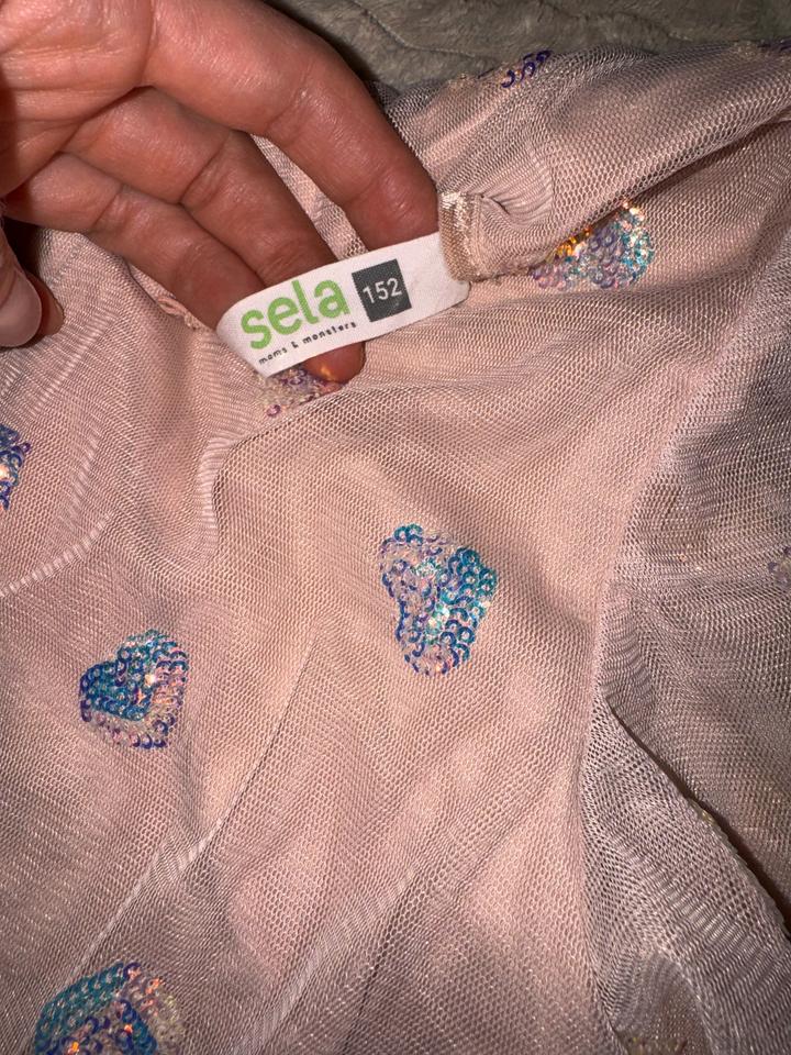 Платье нарядное 152