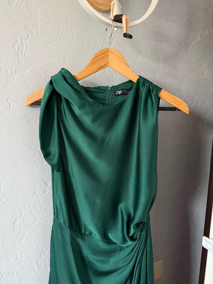Платье Zara