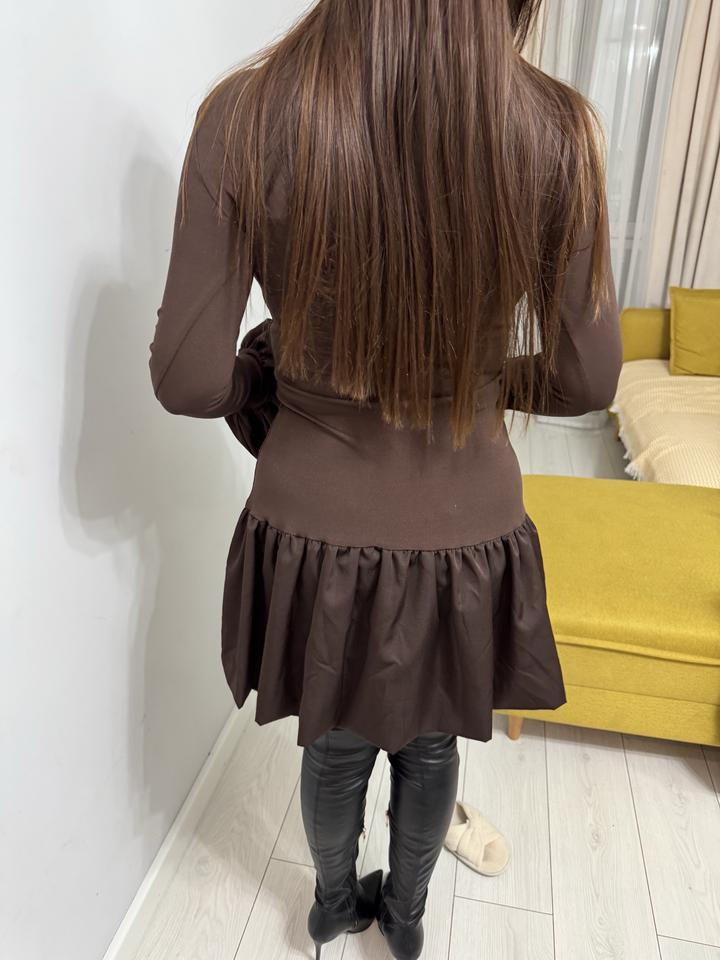 Коричневое платье, размер S.