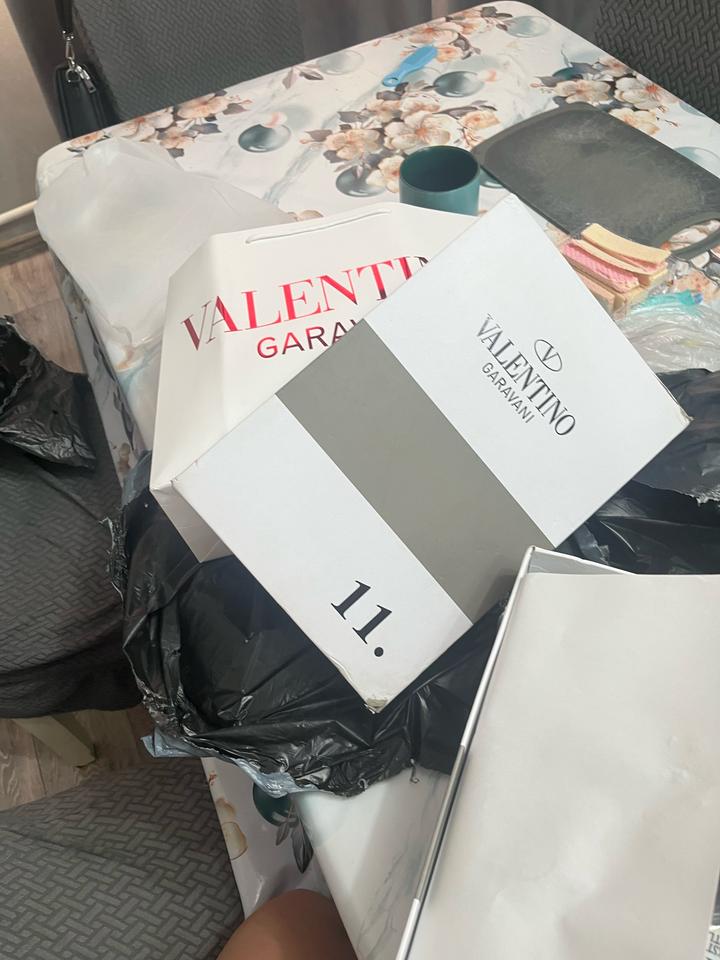 Кроссовки Valentino