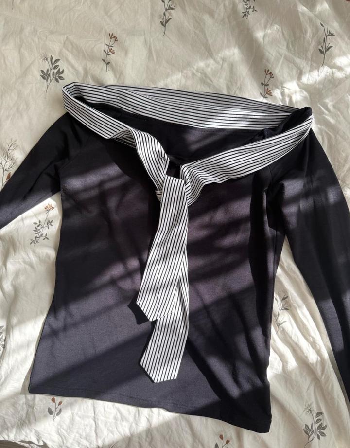 Трендовая черная кофточка S/M