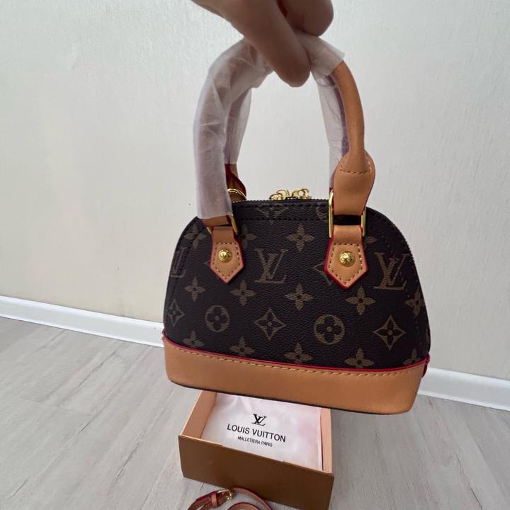 🌟 Louis Vuitton Alma Mini 🌟