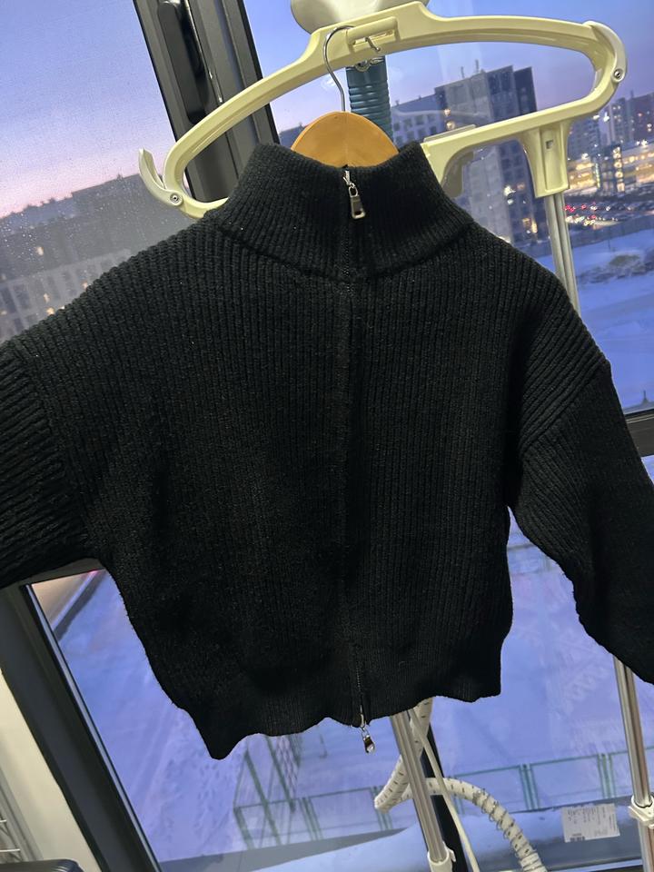 Вязаная кофта на молнии