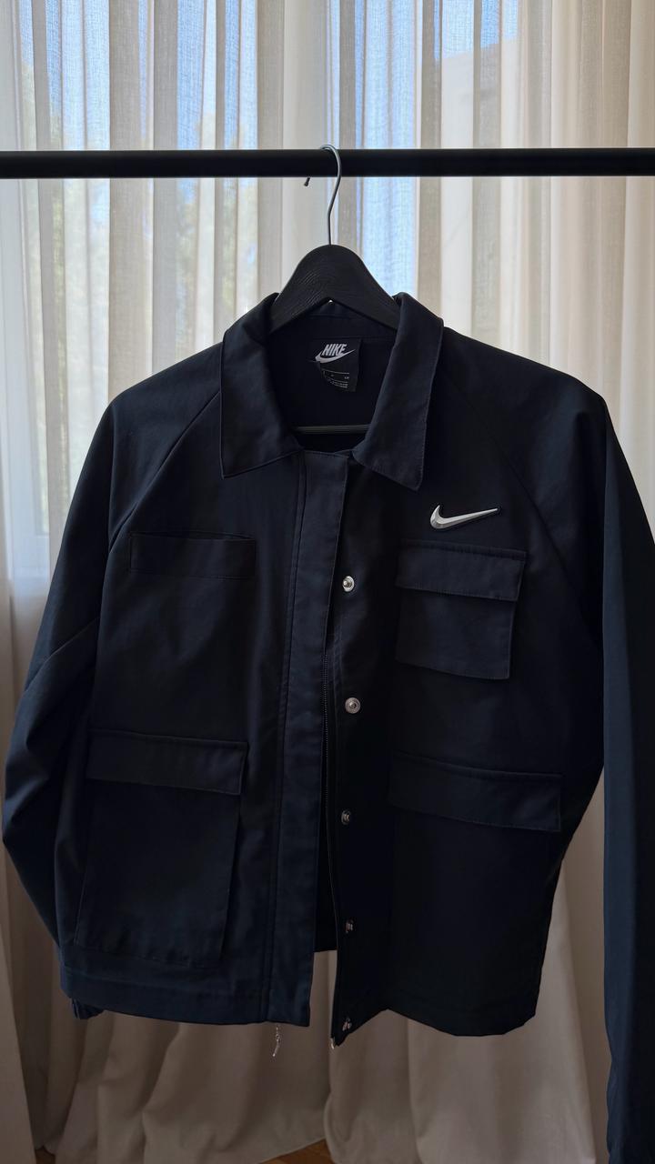 Ветровка Nike