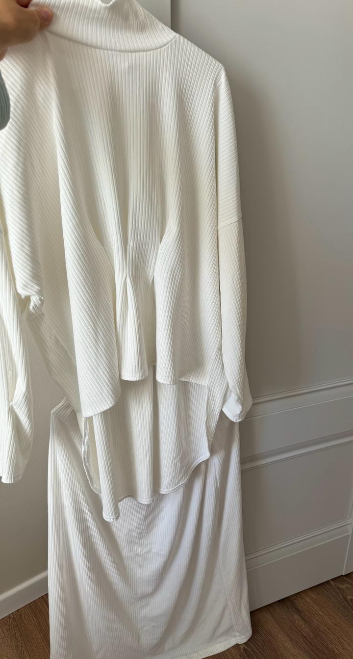 Белая двойка с юбкой