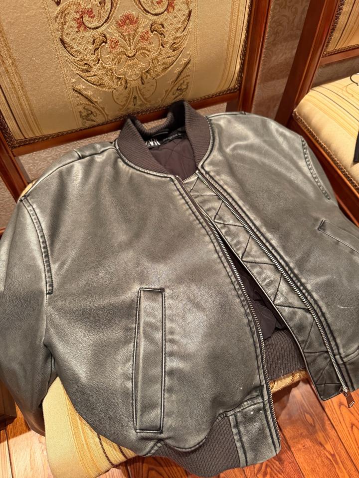 Кожанная куртка бомбер Zara