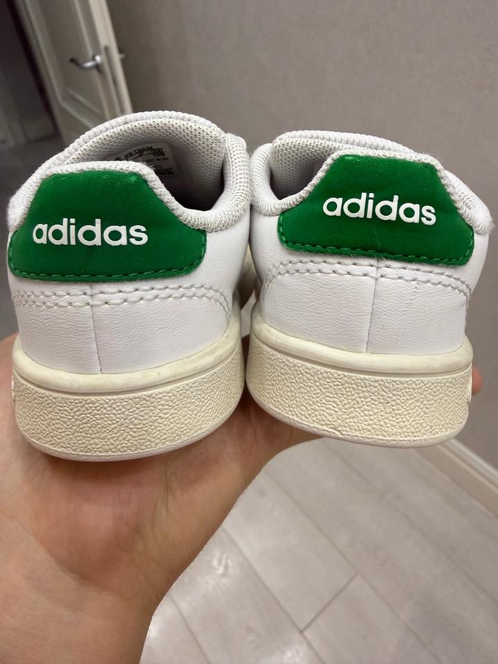 Кроссовки Adidas