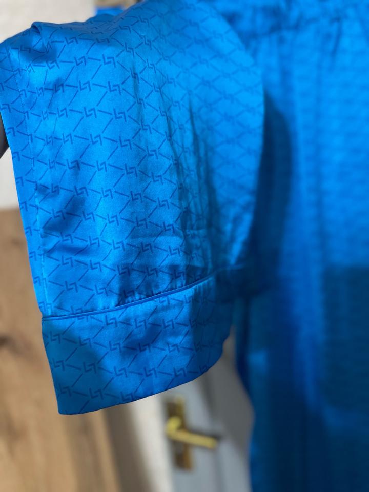 Брюки Primark в ярком голубом оттенке