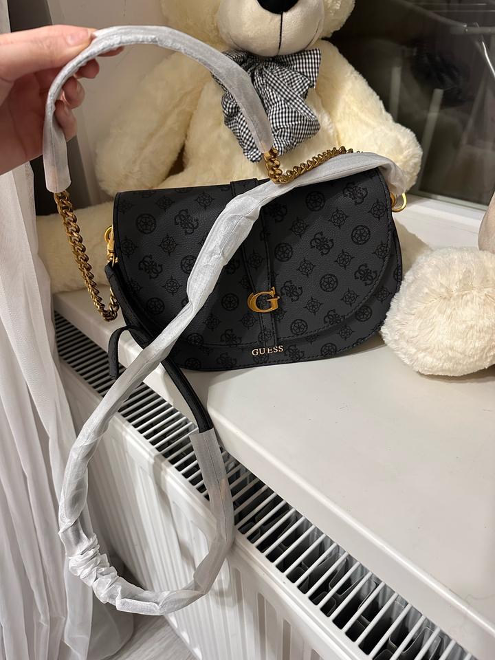 Оригинальная и новая сумка Guess