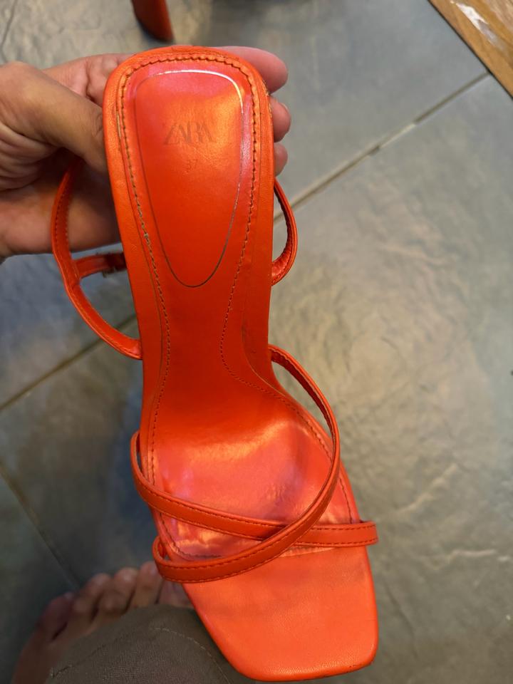 Босоножки Zara