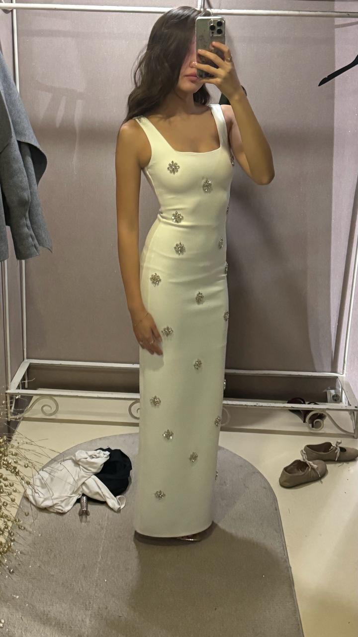 Белое платье