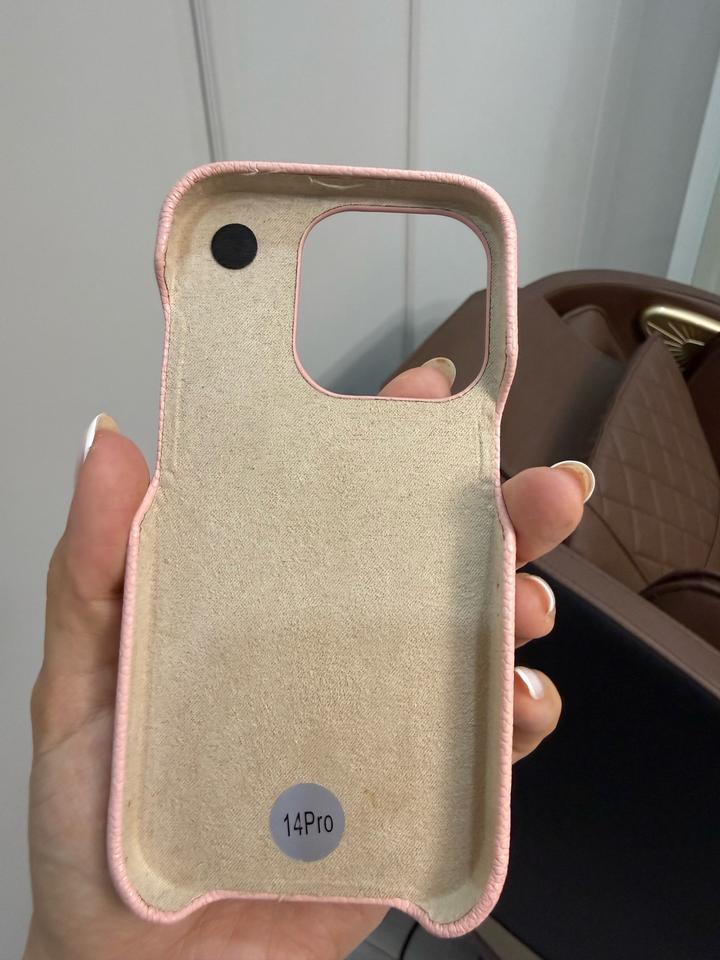 Чехол на iPhone 14pro