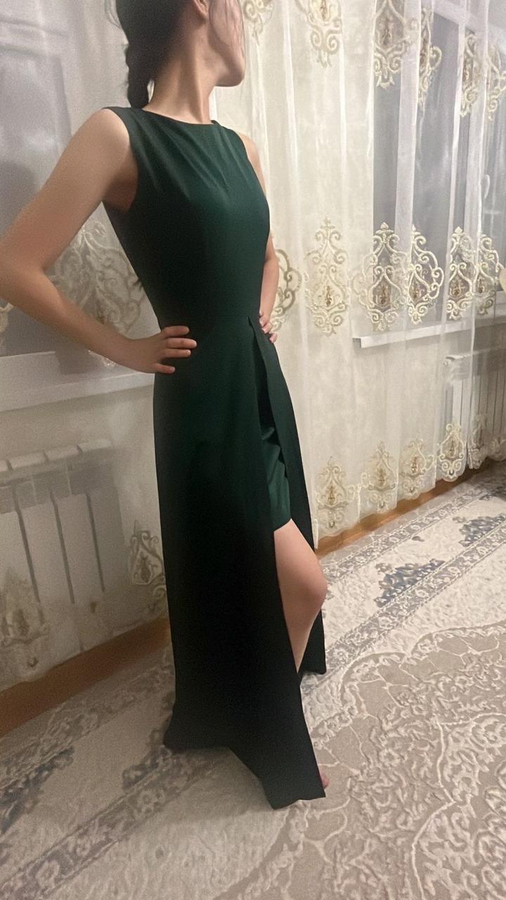 Красивый изумрудный цвет