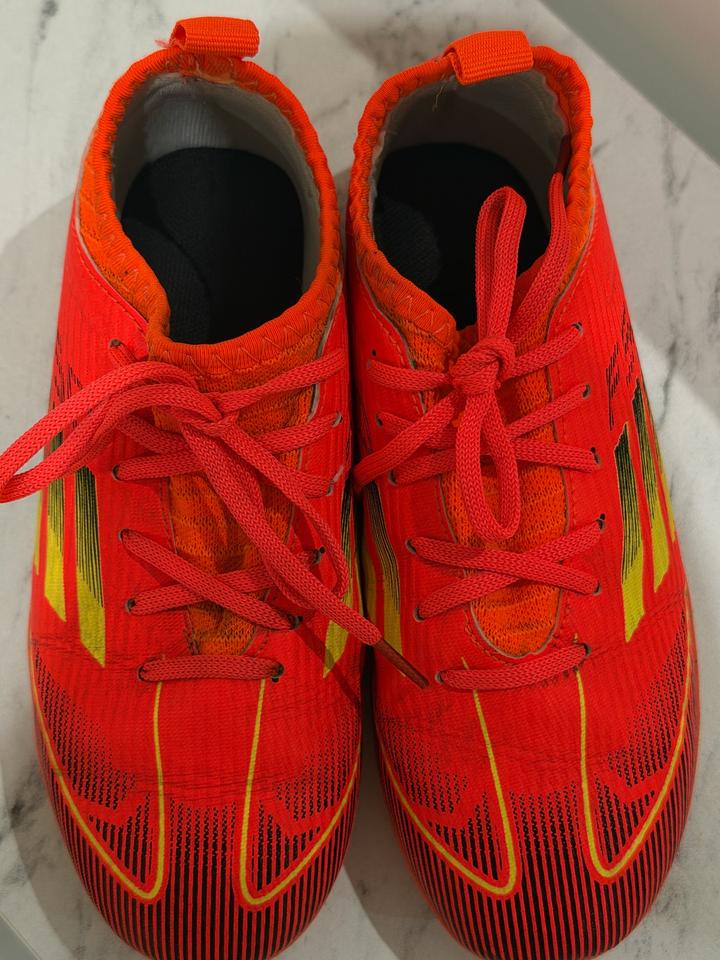 Футбольные бутсы