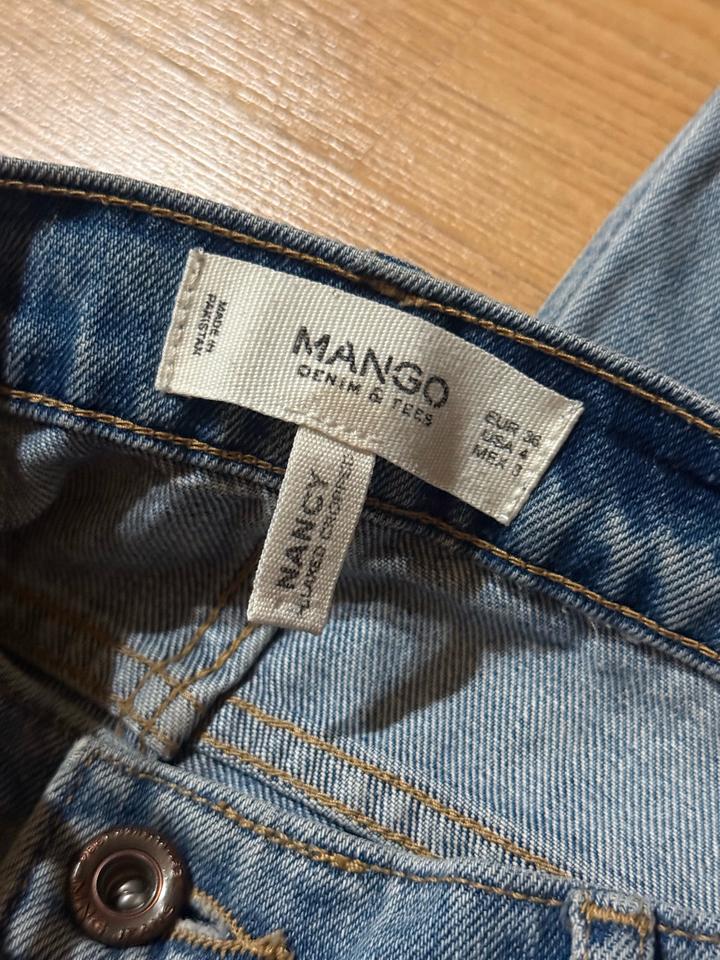 Джинсы Mango
