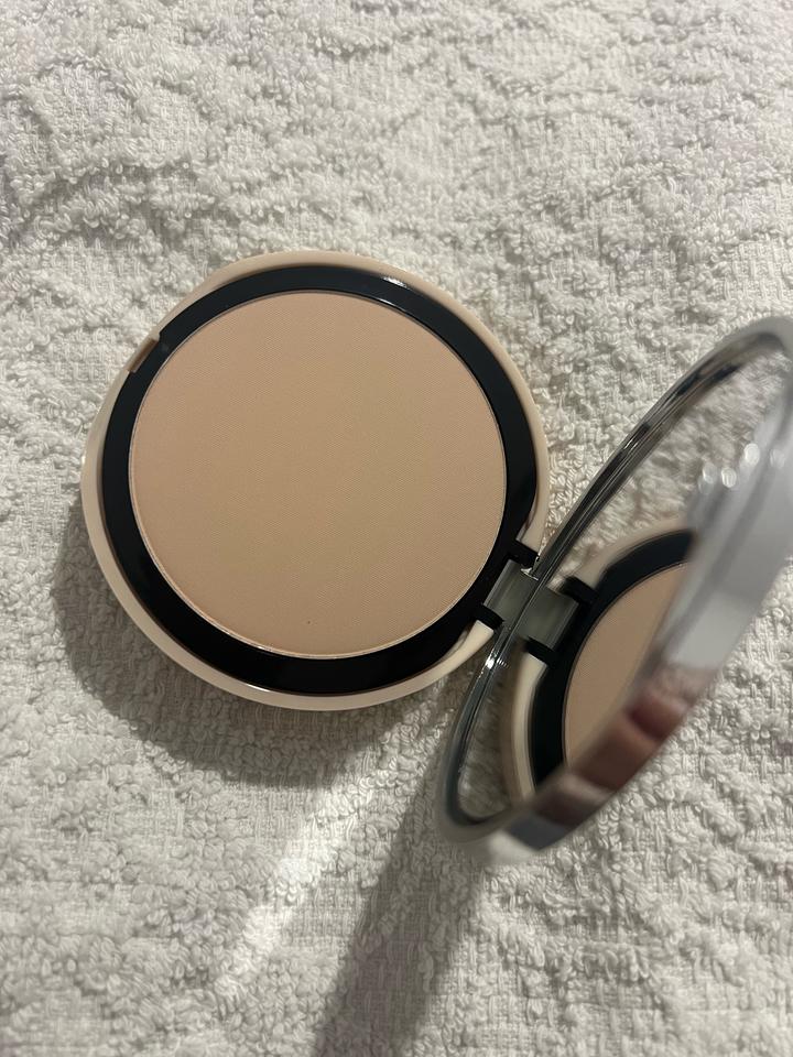 Пудровая тональная основа Pupa Milano Extreme Matt в оттенке 020(Light Beige)
