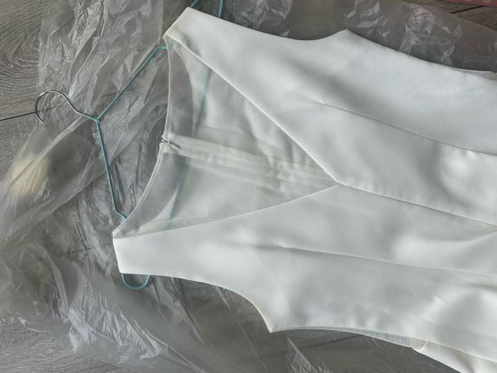 Белое платье