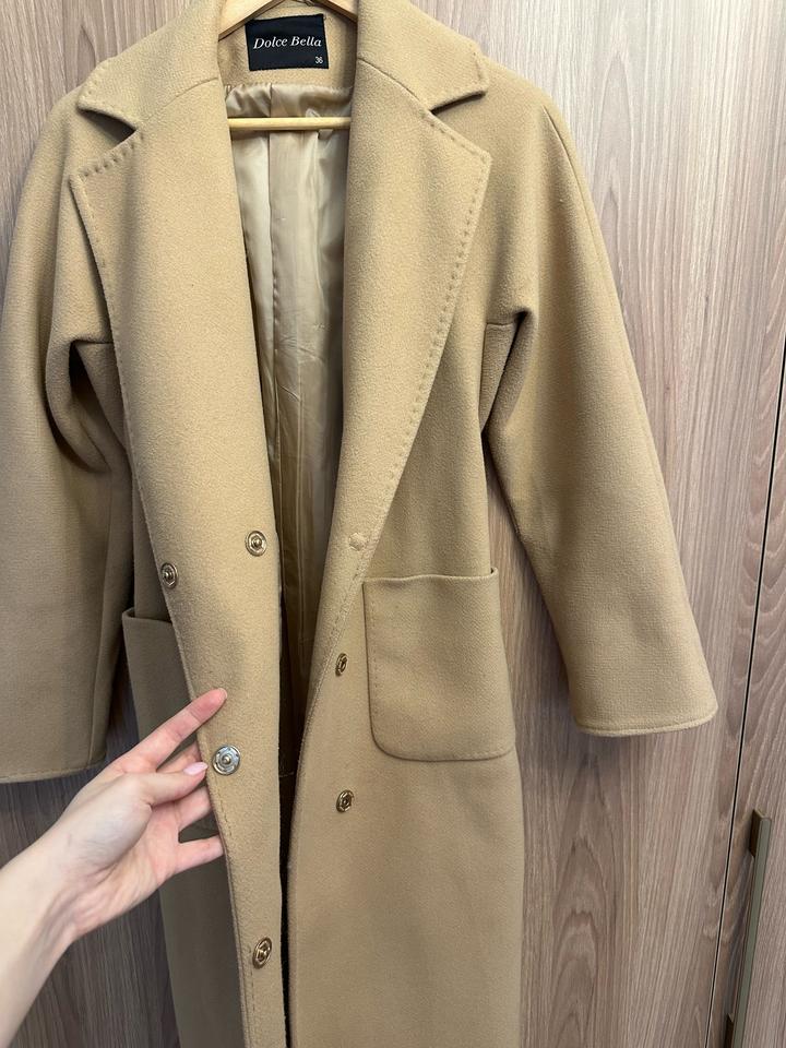 Бежевое пальто турецкого бренда