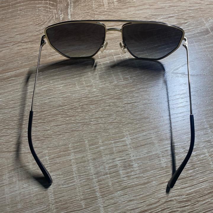 Продам солнцезащитные очки Michael Kors