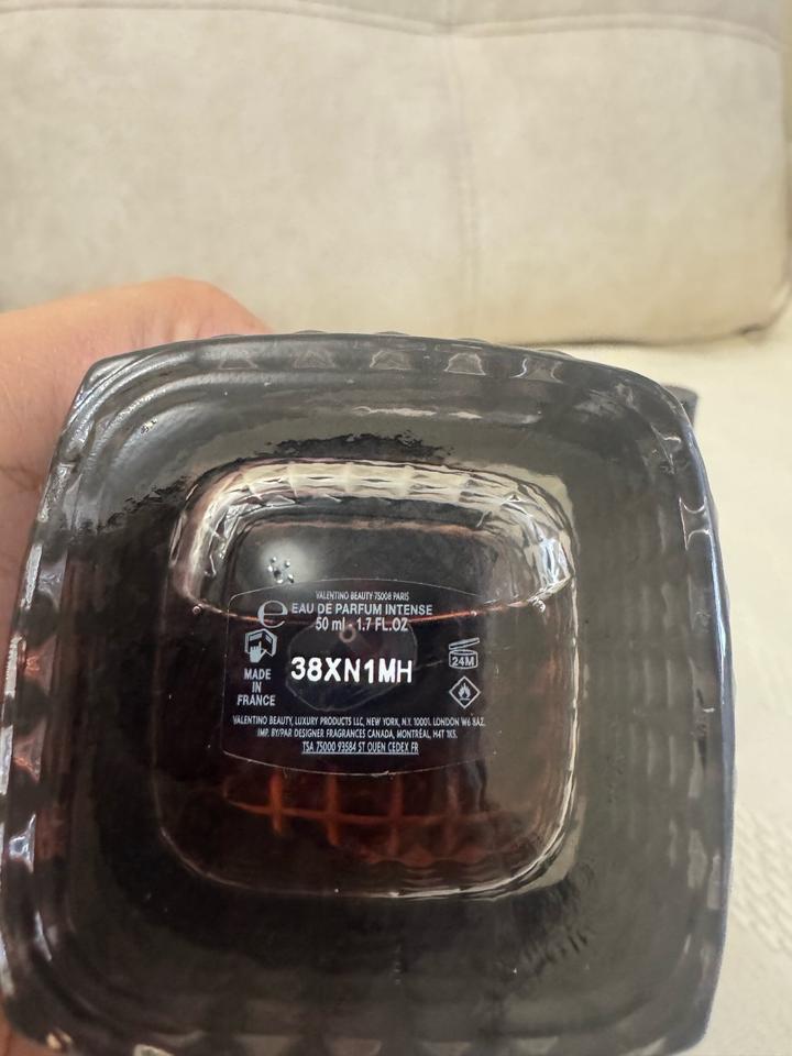 Парфюмерная вода VALENTINO born in roma intense