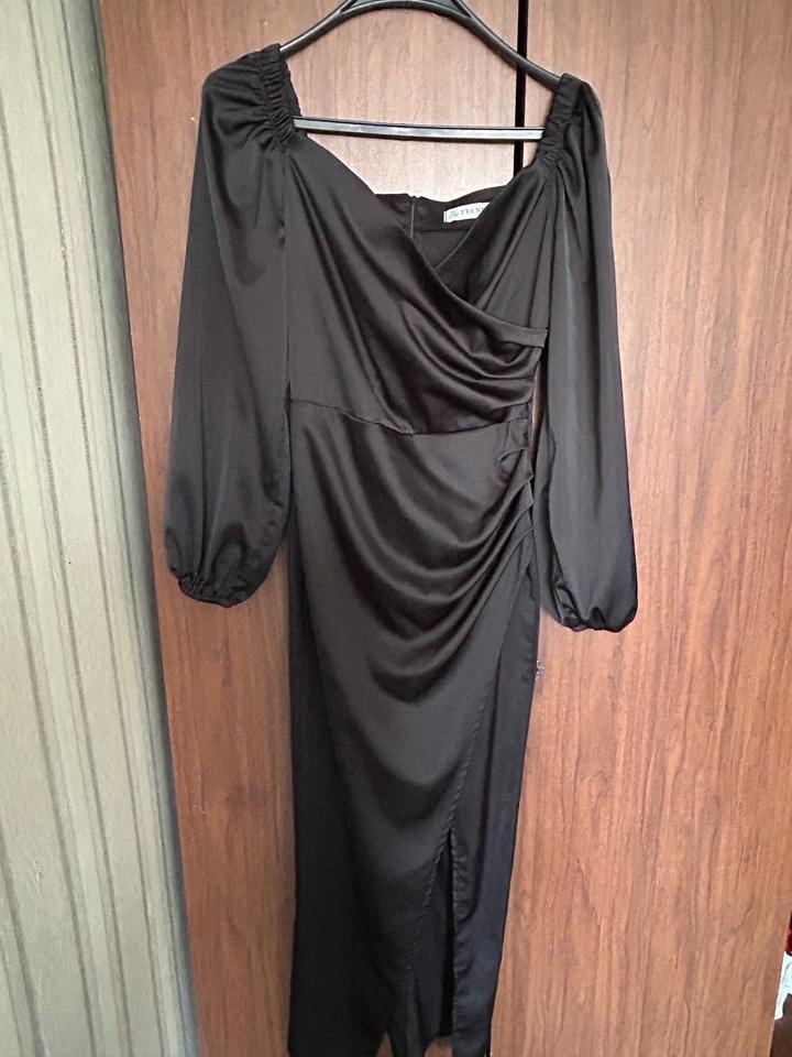 Черное платье