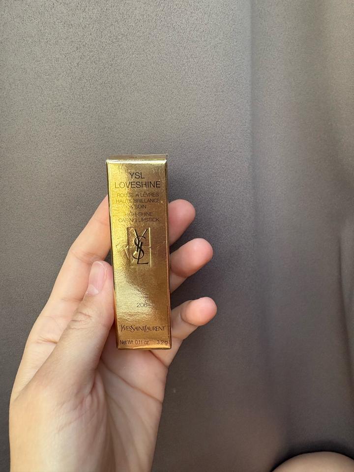 Yves Saint Laurent loveshine