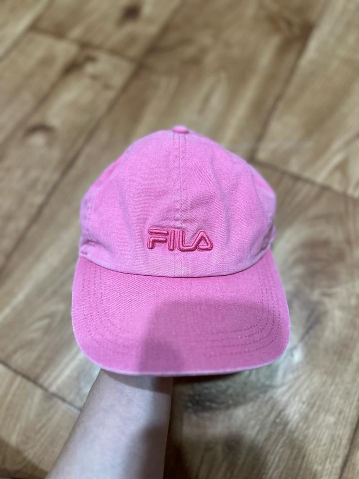 Кепка FILA в ярком розовом оттенке