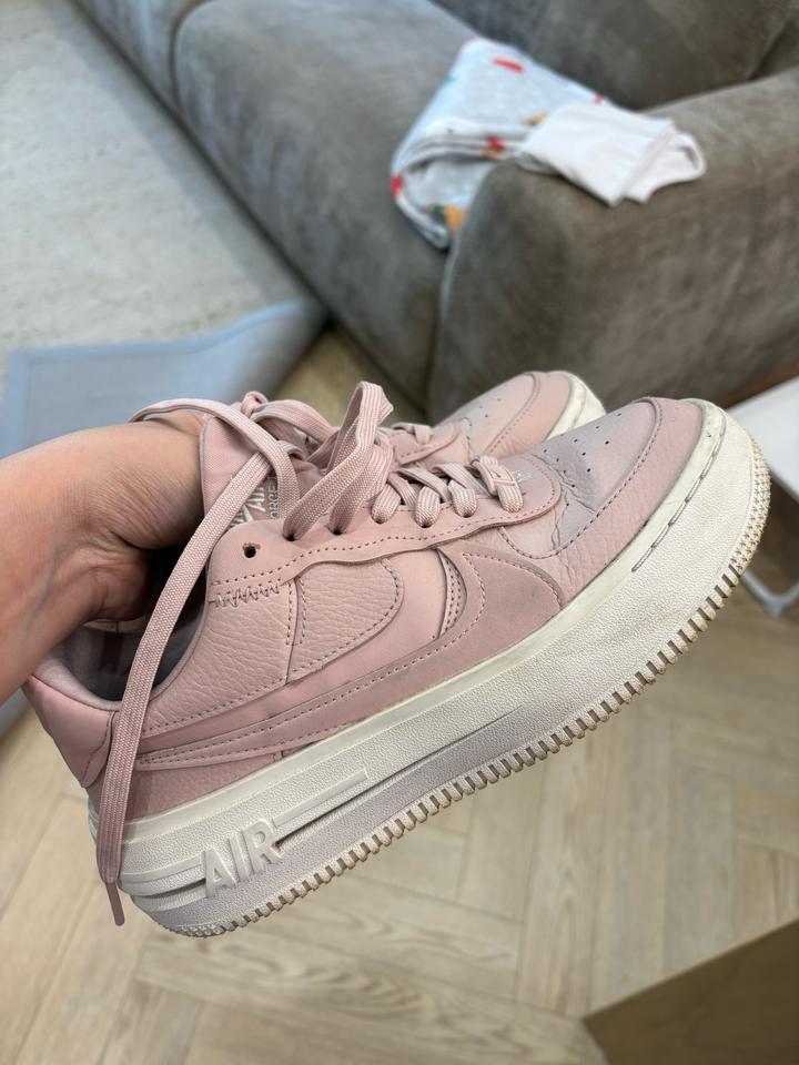 Nike Air Force 1 Pink