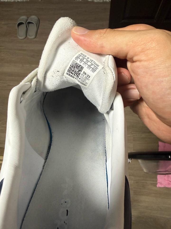 Кроссовки Adidas оригинал, 2 пары