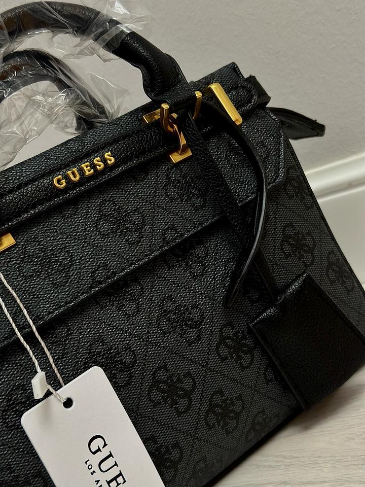 Сумка Guess