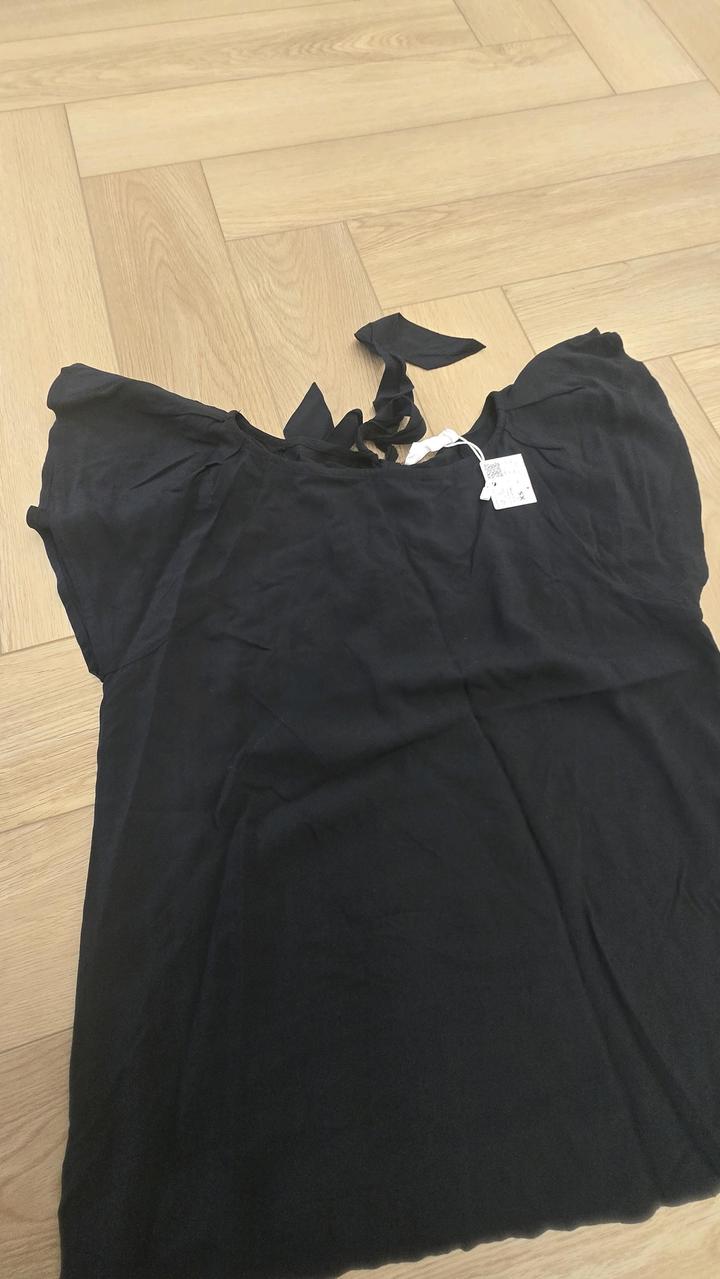 Черная кофта на лето от MANGO