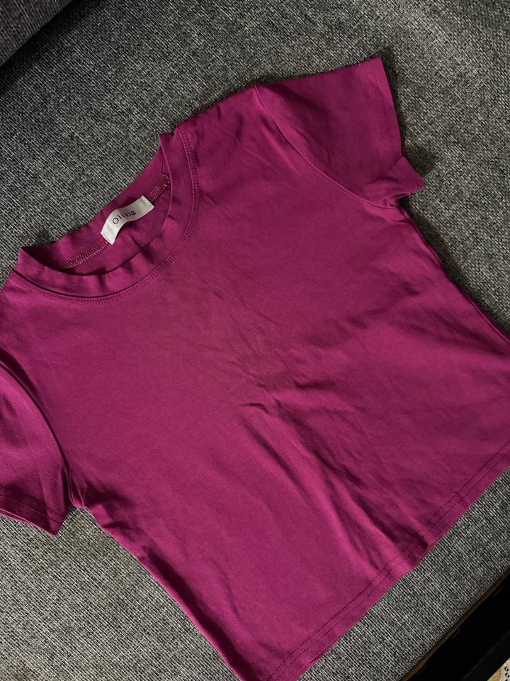 Футболка, кофточка, джинсы