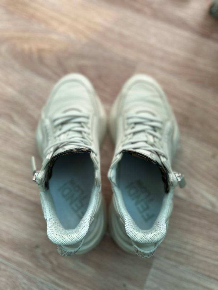 Кроссовки Fendi размер 38