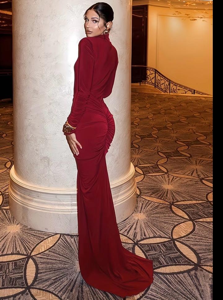 Крссное платье