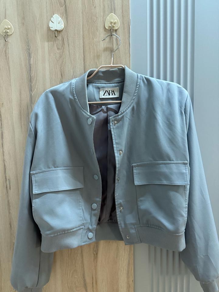 Куртка легкая