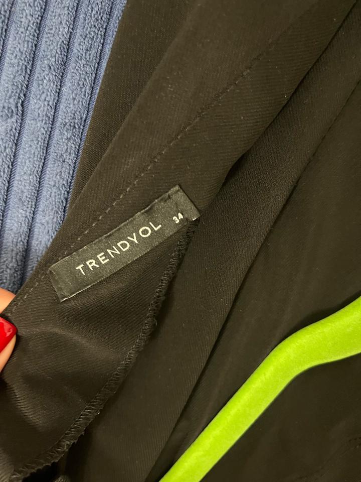 Trendyol черное платье ассиметричное