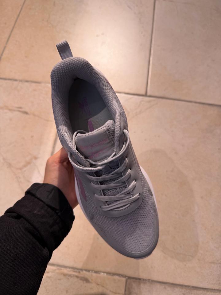 Женские кроссовки от Reebok