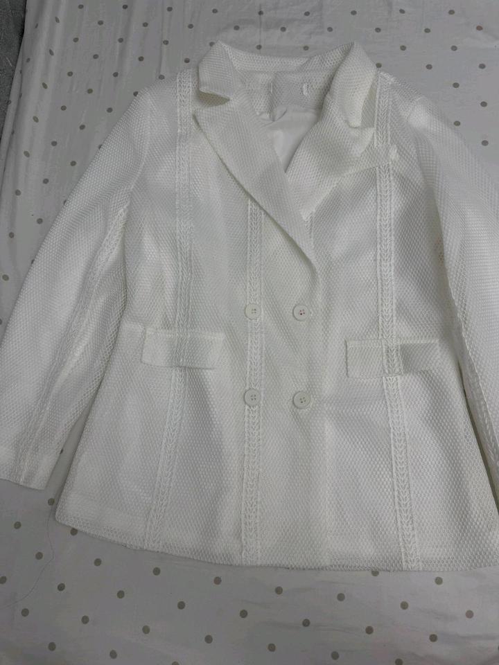 Продам костюм пиджак с шортами