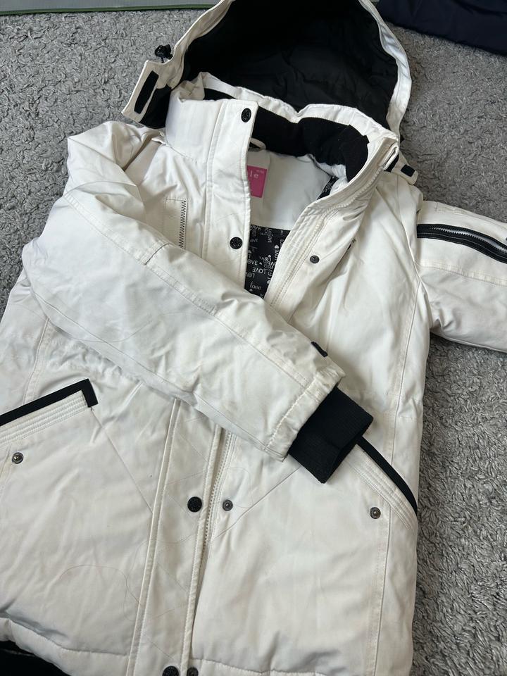 Горнолыжная куртка