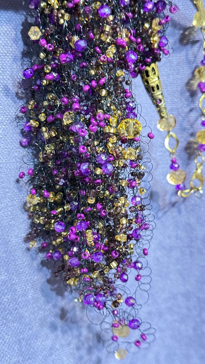 Колье из кристаллы и бисера ручной работы цвет аметист