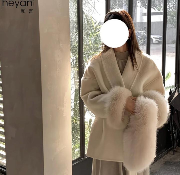 Кардиган с мехом на рукавах