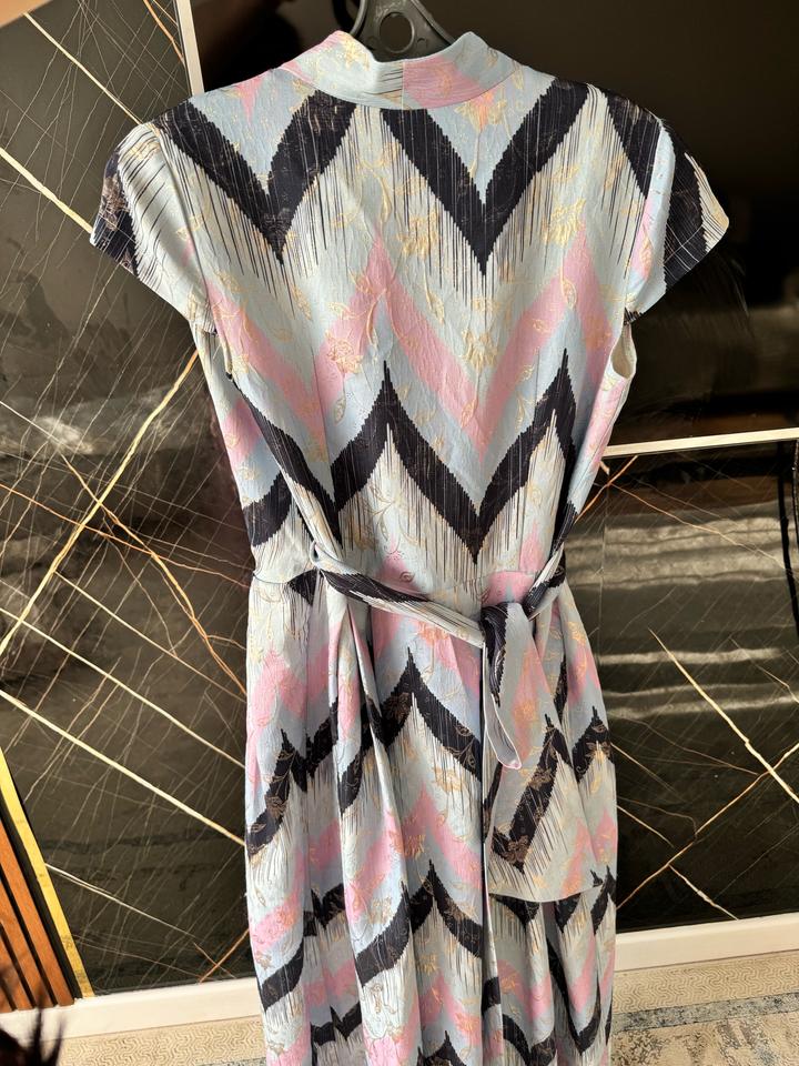 Шикарно платье Бренда Behcetti Italia