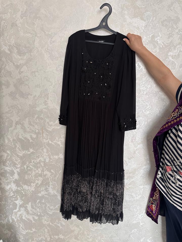 Черное вечернее платье