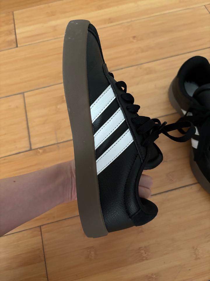 Кроссовки Adidas