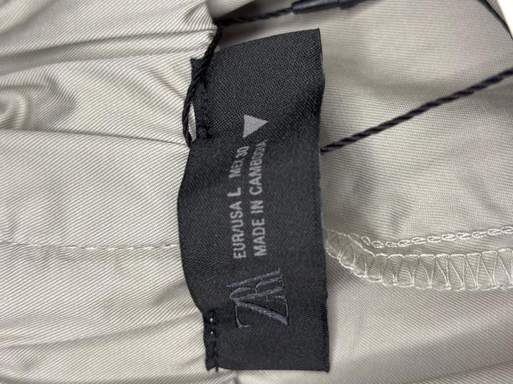 Сероватые брюки от Zara