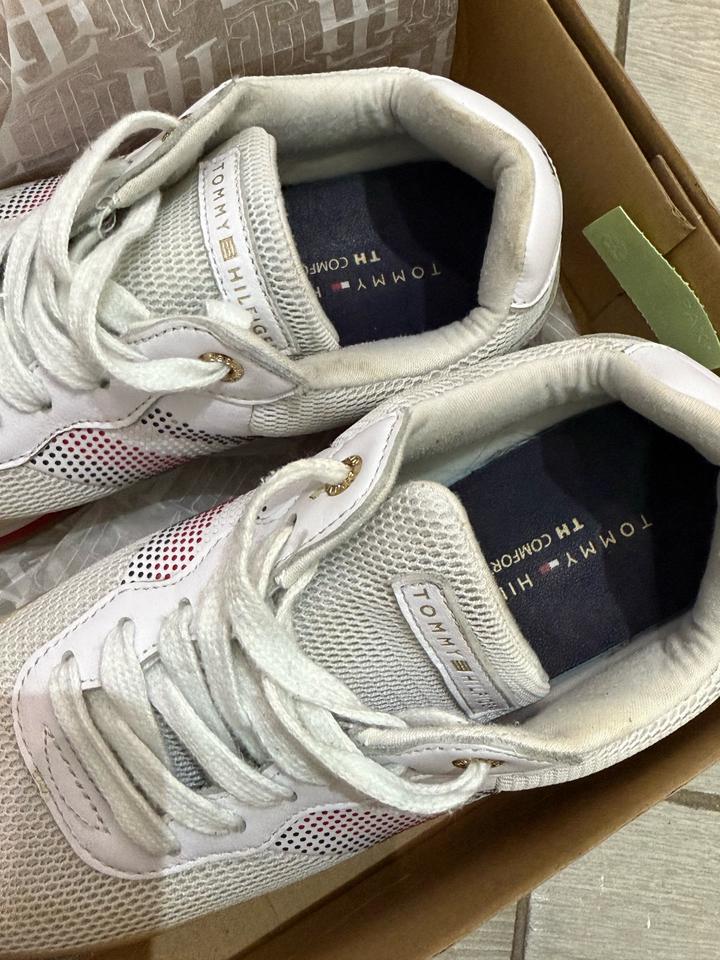 Кроссы Tommy Hilfiger 37р