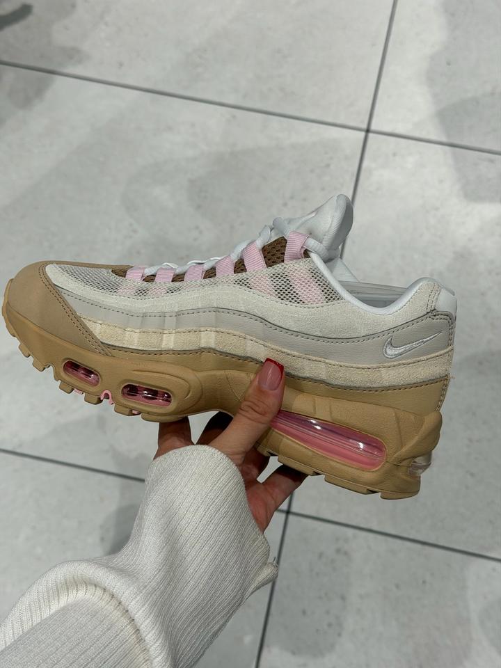 Кроссовки Nike
