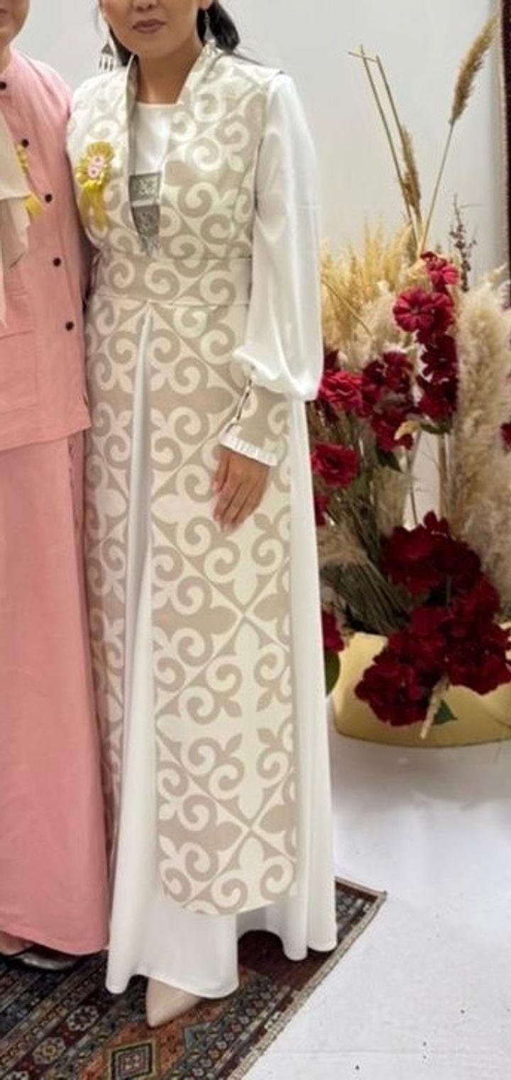 Белое платье с абайкой